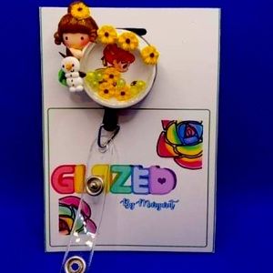 🆕Badge Reel 🛍🤩Free Shipping ✈️💌for bundle of 3 items and up📦